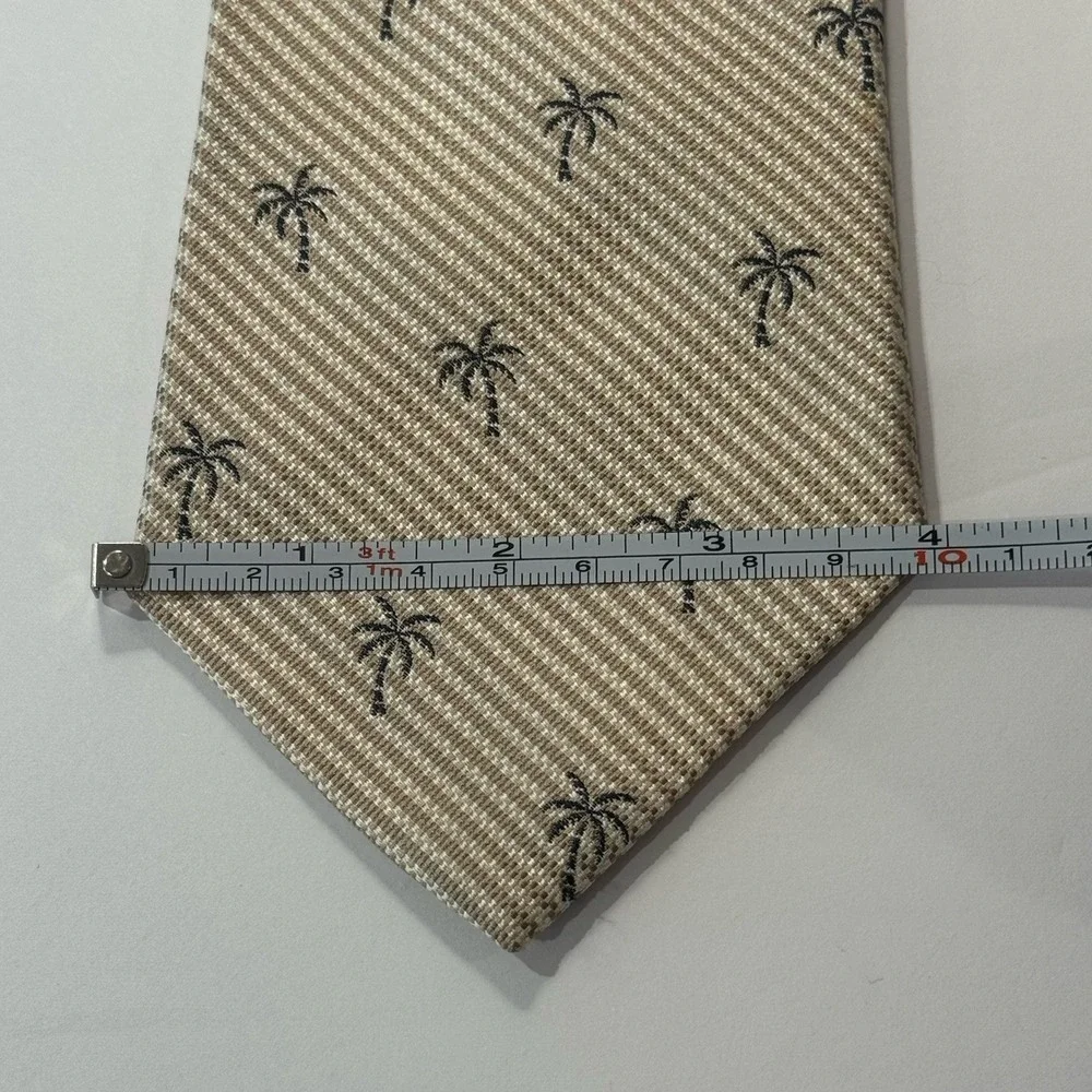 TOMMY BAHAMA‎  Palm Trees Beach Vacation Tan Men's 100% Silk Neck Tie